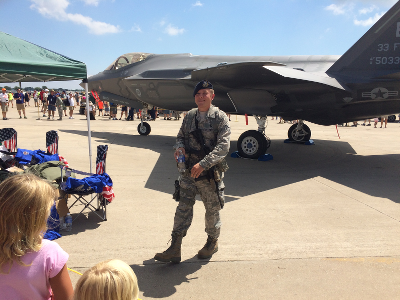 Illustration for article titled EAA AirVenture 2015 Photo Dump